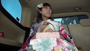 成人式帰りの隠れ爆乳gカップ20歳 記念撮影と称してハメ撮りを撮影 1