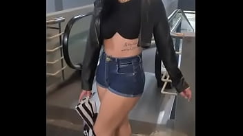 E ai vc quer namorar comigo passear de mãos dadas no shopping topa