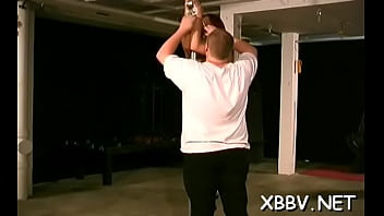 Bombshell fondles and fingers herself in