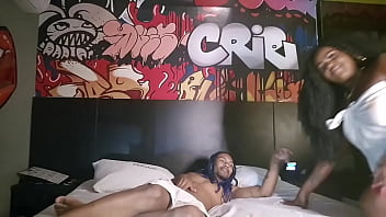 Rabuda sofreu dando o cuzinho gozou squirt no pau e levou gozada dentro parte 1 completo no red