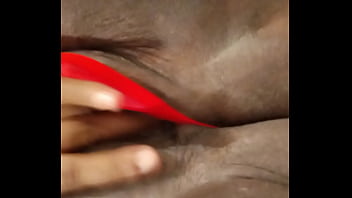 Solo babe putting dildo in tight pussy