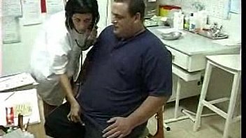 Doctor gila treats guy