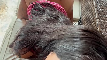 Casada flagrada dando pros amigos do marido