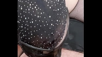 S2e5 below view vertical 011