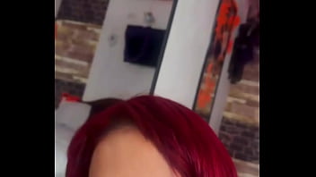 Dos maduras venezolanas hacen un trío con un joven inexperto ecuatoriano