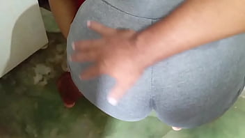 Milf gozando nas calças