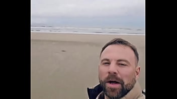 Having a few days away with blokewelshxxx1 and the dogs we had a break in weather and got ourselves down the beach absol