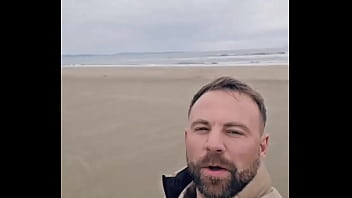 Having a few days away with blokewelshxxx1 and the dogs we had a break in weather and got ourselves down the beach absol