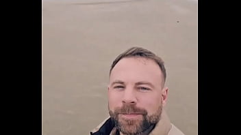 Having a few days away with blokewelshxxx1 and the dogs we had a break in weather and got ourselves down the beach absol