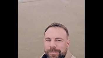 Having a few days away with blokewelshxxx1 and the dogs we had a break in weather and got ourselves down the beach absol