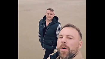 Having a few days away with blokewelshxxx1 and the dogs we had a break in weather and got ourselves down the beach absol