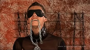 Fodendo O Gay Acorrentado Garotadaonlineblogspotcombr thumbnail