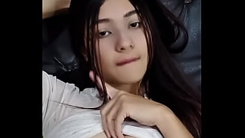 Esposa caliente follada real cruda montando una polla enorme y una gran corrida en misionero