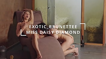 Lesbians face sitting orgasm in the steaming bath