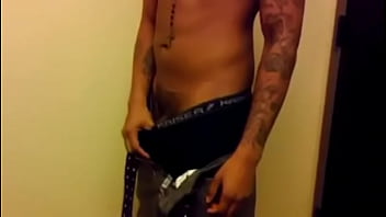 Young thug flashing indoor 2