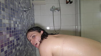 I surprise my stepsister in the shower and we end up fucking creampie big hairy pussy