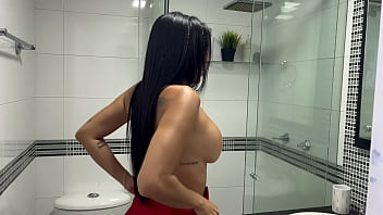 Vecina muy puta y cachonda se come una gran verga mientras su esposo no está esteban gamboa