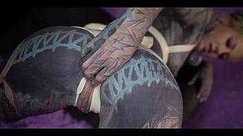 Anuskatzz wants extreme anal insertion to squirt