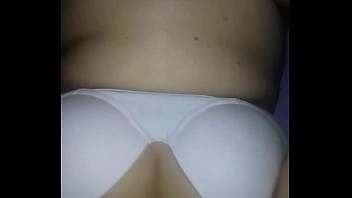 De misionero y luego cogemos de perrito parados