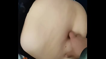 Milf comes to visit me so i can play with her belly button