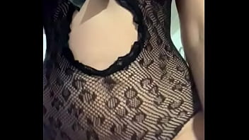 Showing Her Nice Body thumbnail