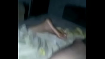 Essa casada pula gostoso num pau enorme