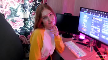 Откуда у Студенток СТОЛЬКО Времени на СЕКС Красивые Позы на Столе