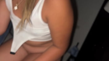 Después de la fiesta me la cojo por el culo como me lo pidió