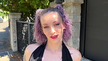 Stella de retour pour donner son cul