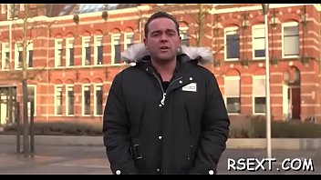 Hottie takes it up the ga