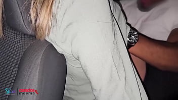 Fodendo a casada no carro do corno