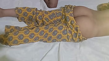 Real little stepsister & big stepbrother hardcore indian sex soteli bahan ko ghodi bna liya sardi me full hindi audio full hd