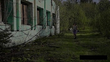 Violet in lilac pissing