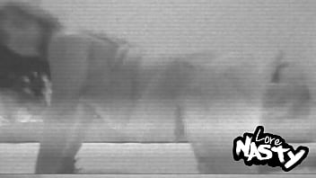 Lorenasty mostrando el trasero