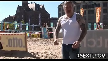 Hottie takes it up the wazoo