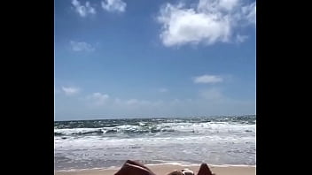 Ela deitada é criação do mundo no sétimo dia pipa e suas maravilhas eu amo deitar no chão e sentir essa energia