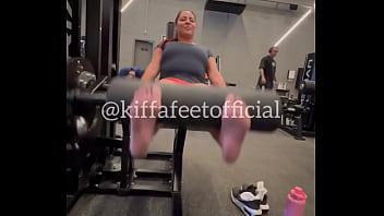 Who are you in the gym 1 the complainer 2 the bodybuilder3 the grunter4 the cardio bunny i am always the comp