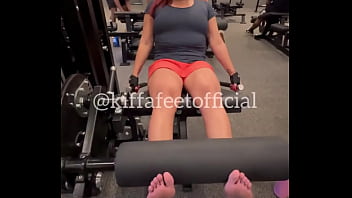 Who are you in the gym 1 the complainer 2 the bodybuilder3 the grunter4 the cardio bunny i am always the comp