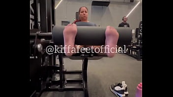 Who are you in the gym 1 the complainer 2 the bodybuilder3 the grunter4 the cardio bunny i am always the comp Who are you in the gym 1 the complainer 2 the bodybuilder3 the grunter4 the cardio bunny i am always the comp