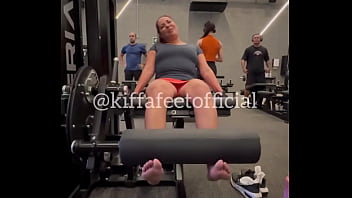 Who are you in the gym 1 the complainer 2 the bodybuilder3 the grunter4 the cardio bunny i am always the comp