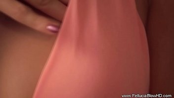 Passion blonde doing the blowjob right