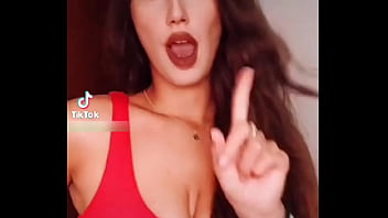 Te Vas A Correr Viendo A Esta Tetona thumbnail