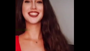 Te vas a correr viendo a esta tetona