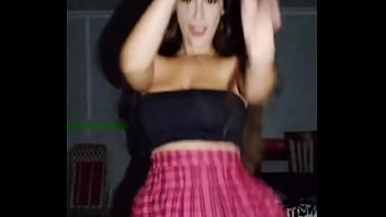 Te vas a correr viendo a esta tetona