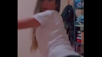 Gostosa dancando