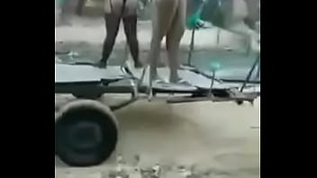 Olha o carro da puta na sua rua