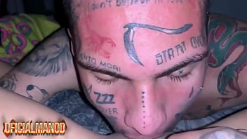 Fudendo essa branquinha da buceta rosa no pelo lá de são paulo completou 18 anos ontem