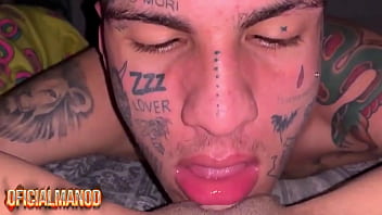 Fudendo essa branquinha da buceta rosa no pelo lá de são paulo completou 18 anos ontem