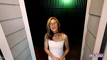 Hot tattooed bridgett deepthroats a big hard cock and swallows the cumshot