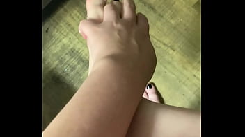 Queenezzie worship my feet apr 18 2025